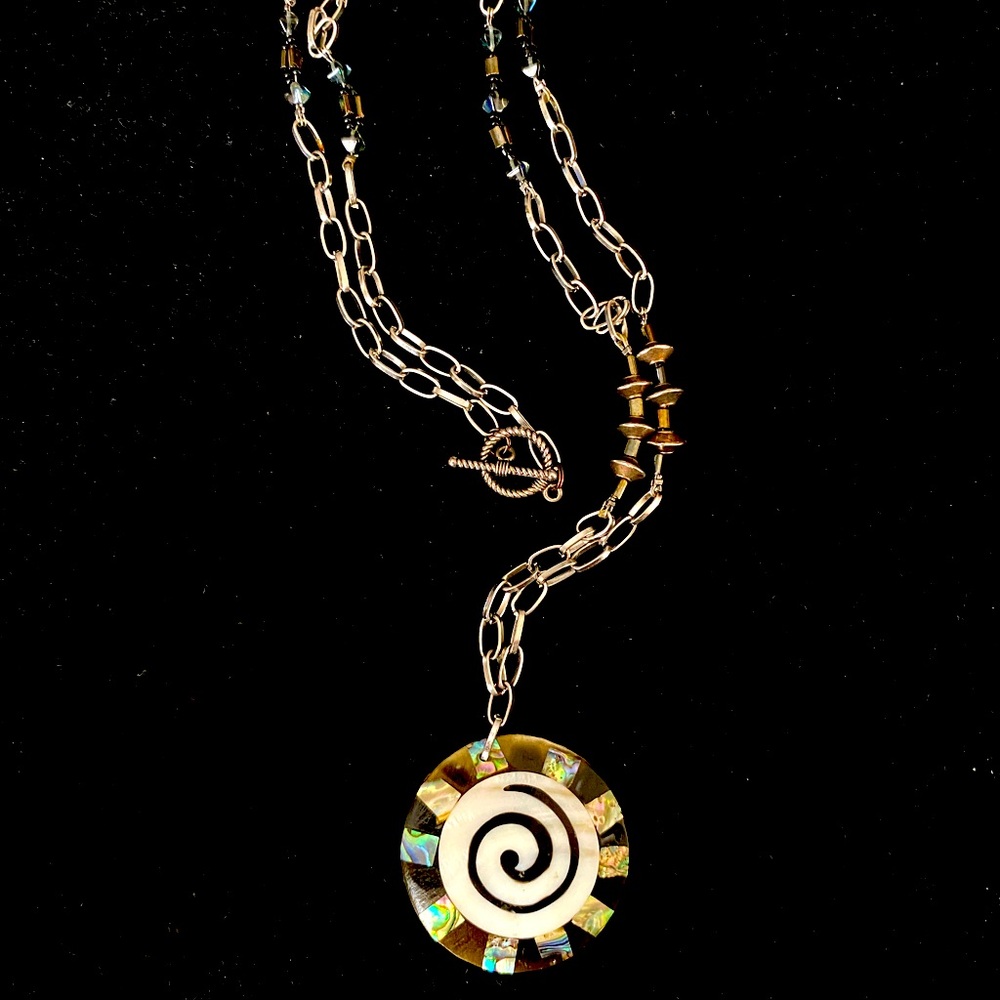 Vintage Abalone / Mother of Pearl Inlay Spiral Pendant Necklace - Picture 1 of 5